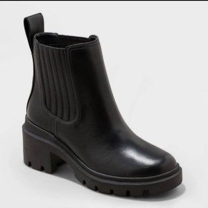 Universal Thread Womens Nya Chelsea Boot Platform Heel